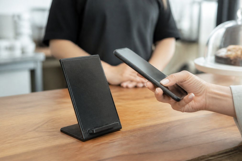 How to Use NFC Stands for Customer Reviews: 2026 Guide